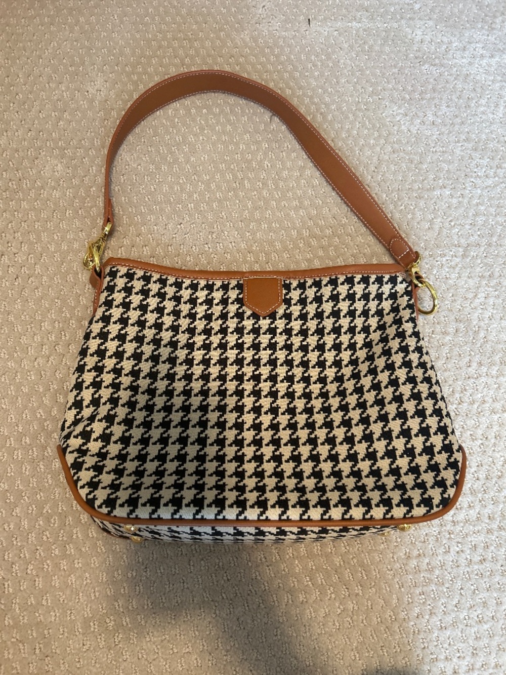 Women’s houndstooth purse